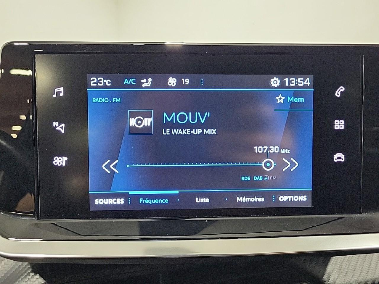 Peugeot 2008 puretech 130 s&s eat8 active — photo 11