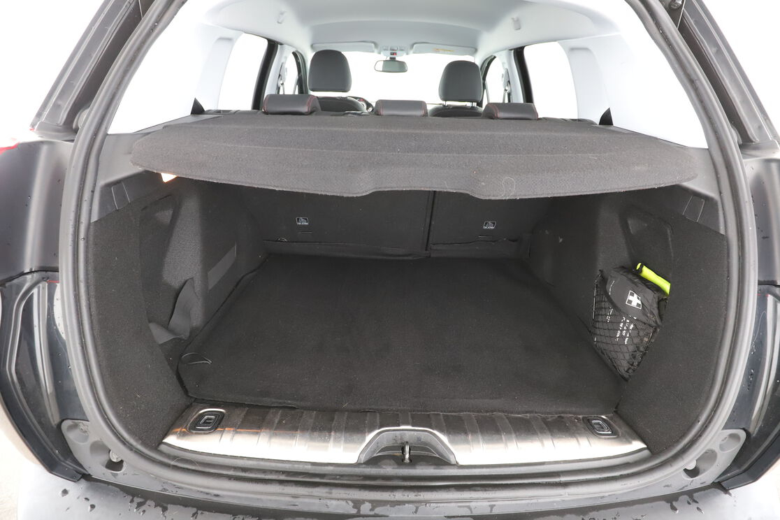 Peugeot 2008 1.5 Blue-HDi GT Line EAT6 — photo 16