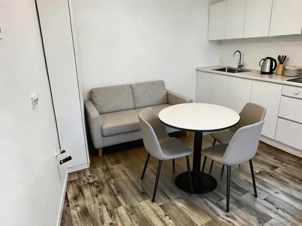 Studio 1 pièce 14 m²