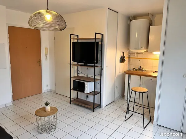 Studio meublé centre ville Rennes, au calme