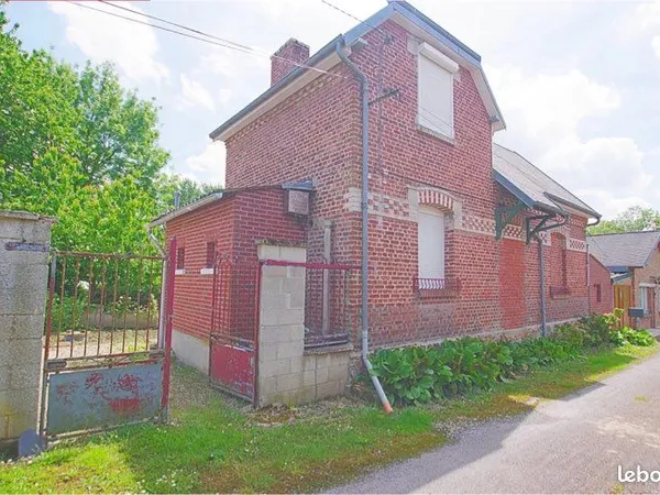 Maison 53m2, avec cuisine neuve et salle de bain rénové. Finition à faire