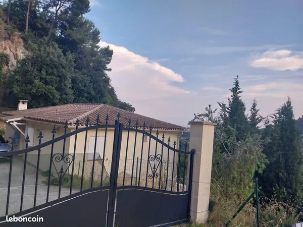 Appartement haut de villa a louer