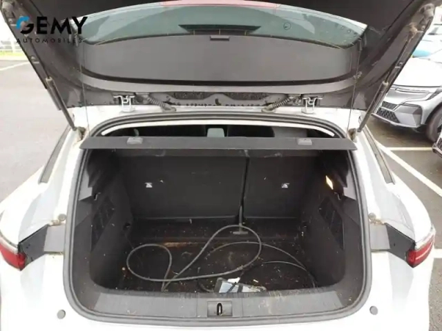 Renault Megane e-tech ev40 130ch standard charge — photo 6