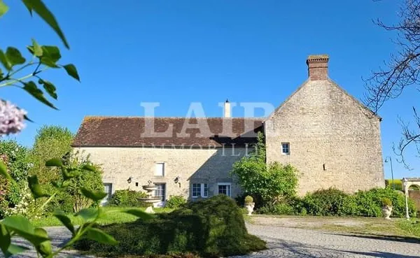 Maison 7 pièces 310 m²