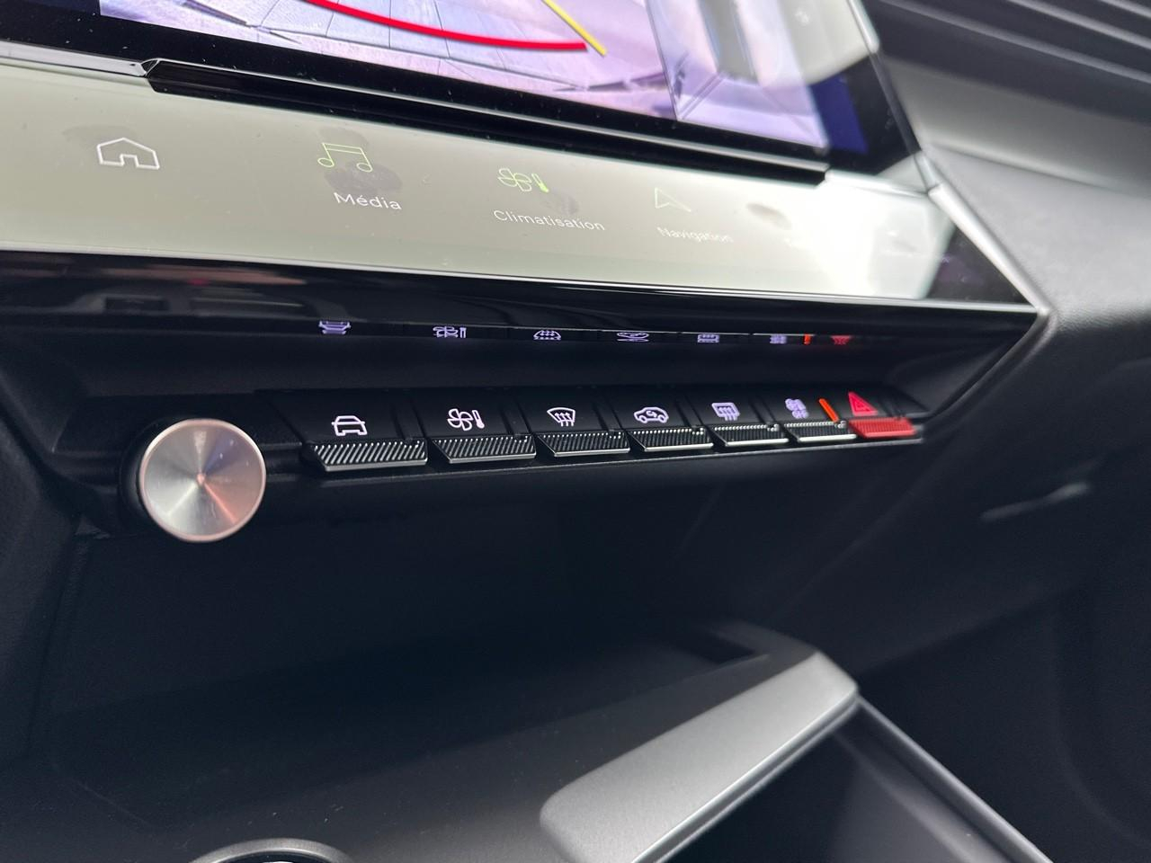 Peugeot 408 hybrid 145 e-dcs6 gt — photo 29