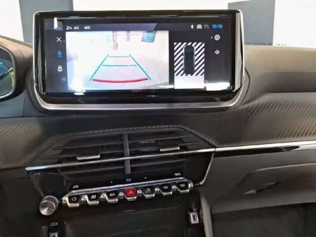 Peugeot 2008 hybrid 145 e-dcs6 — photo 20
