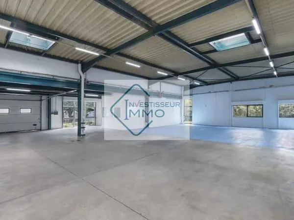 Local d'activité 481 m²