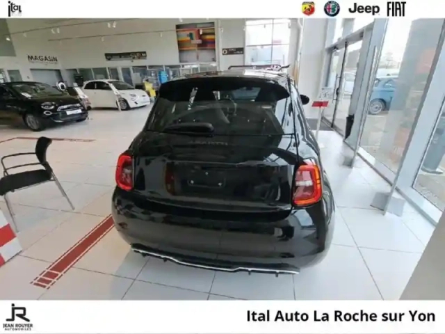 Abarth 500 e 155ch 42kwh  4cv (prime cee de 3600? déduit) — photo 5