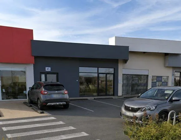 Local commercial 230 m² - Beaulieu Puilboreau - Sans droit d'entrée