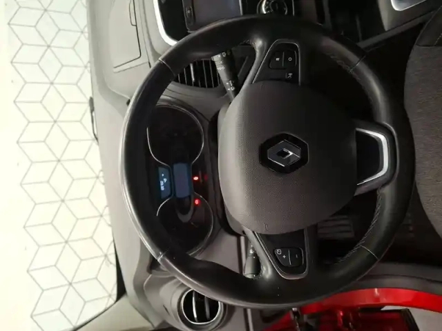 Renault Captur dci 90 energy edc — photo 19