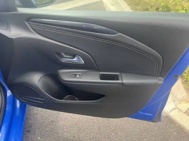 Opel Corsa 1.2 turbo 100 ch bvm6 — photo 13