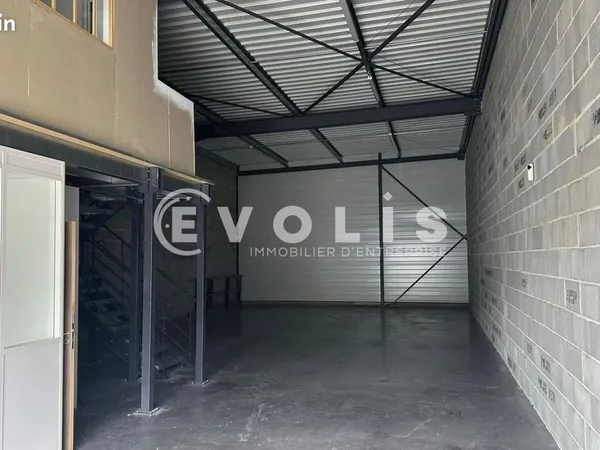 Local d'activité 199 m²