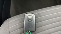 Toyota Yaris 100h Dynamic 5p RC18 — photo 16