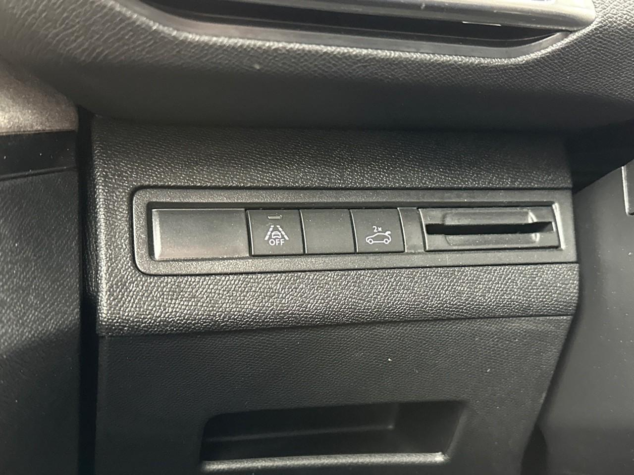 Peugeot 3008 puretech 130ch s&s bvm6 gt — photo 17
