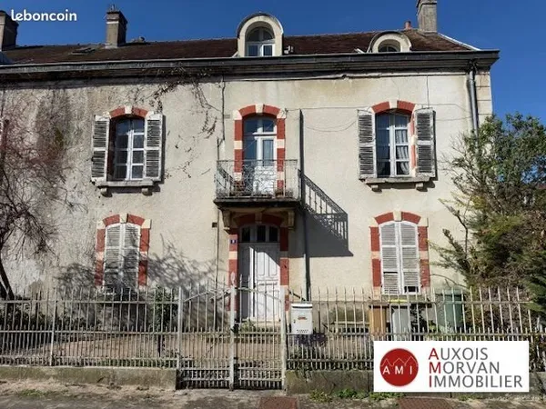 Maison de ville 11 pièces 232 m²