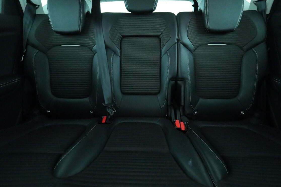Renault Scenic 1.3 TCe Intens EDC — photo 14