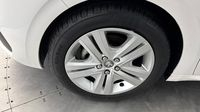 Peugeot 208 1.2 PureTech 82ch E6.c Signature 5p — photo 31