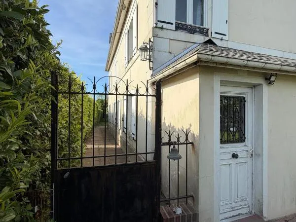 Vends maison - 180 m² - 7 pièces, 5 chambres - Saint-Gatien-des-Bois 14130