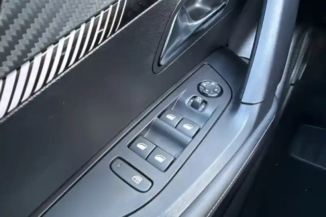 Peugeot 2008 puretech 130 s&amp;s eat8 — photo 60