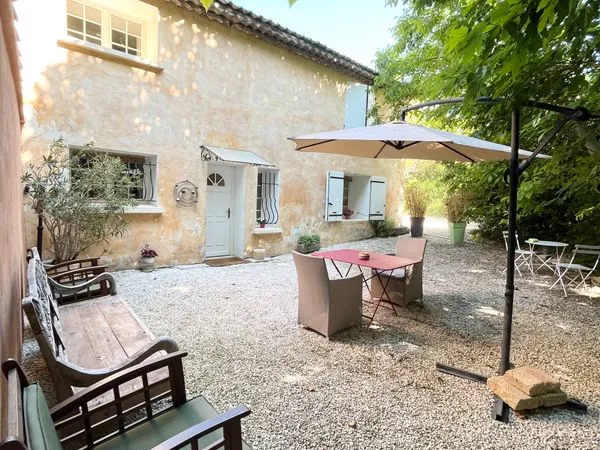 À louer : grand T3 meublé à L'Isle-sur-la-Sorgue