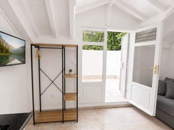 Studio meublé 12m² + Rooftop privatif 9m² — Pointe-à-Pitre