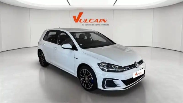 Volkswagen Golf 1.4 hybrid rechargeable opf 204 dsg6 — photo 4