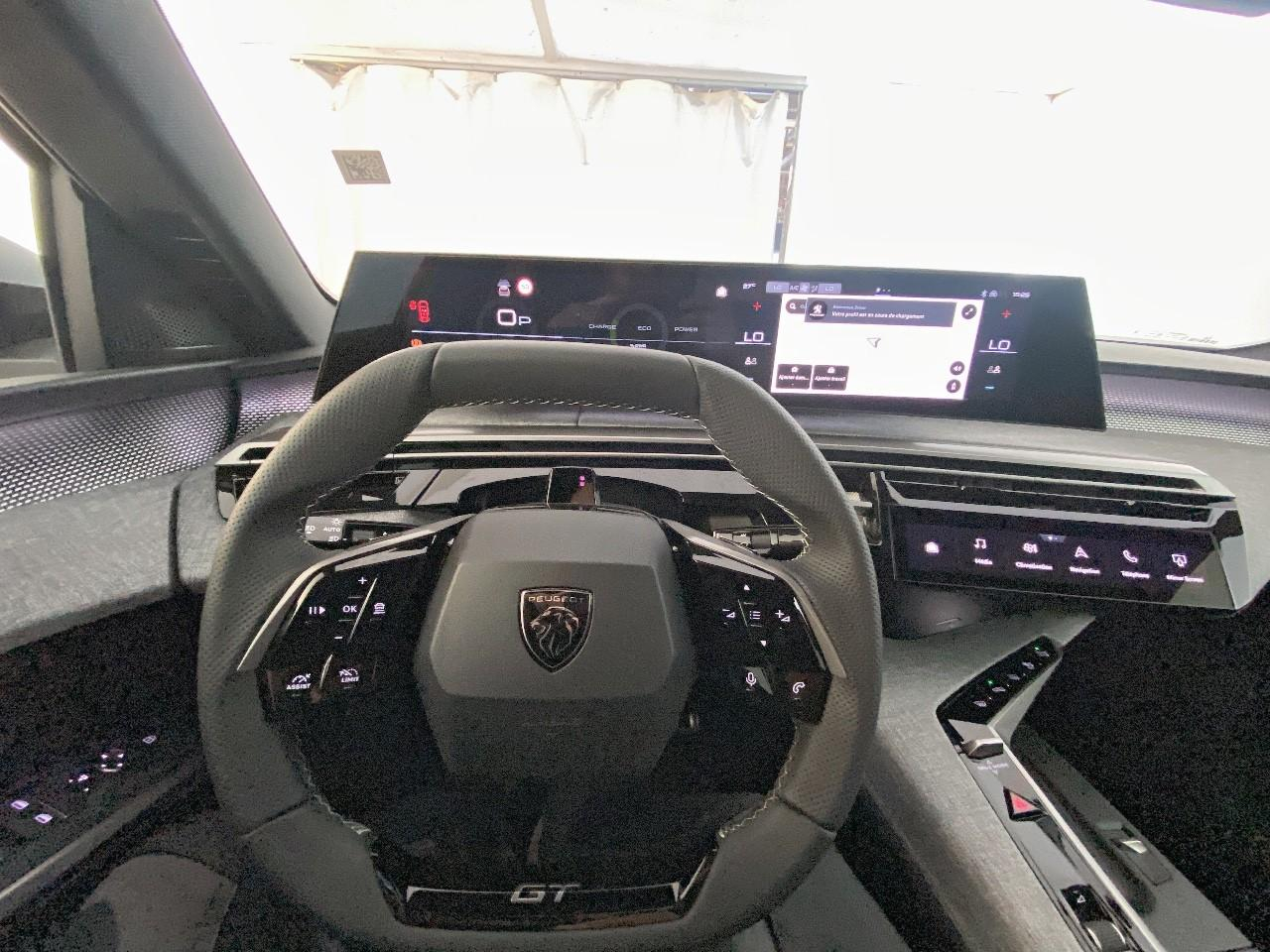 Peugeot 3008 hybrid 145 e-dcs6 gt — photo 12