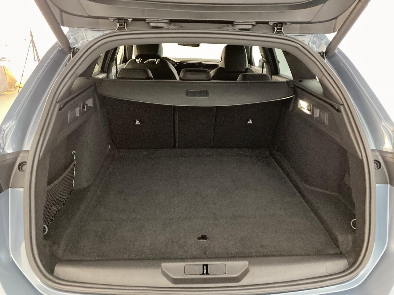 Peugeot 308 sw electrique 55 kwh 156ch gt — photo 6