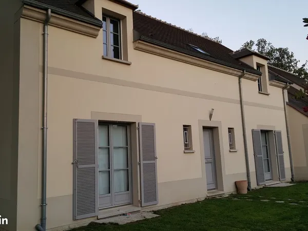 Maison spacieuse en bordure de forêt