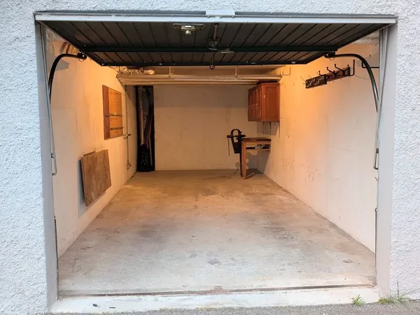 Garage fermé à louer - Quai Olida á Ostwald