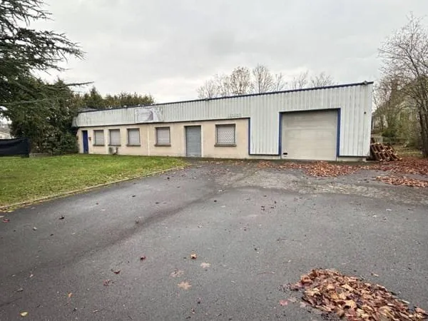 Local commercial 3 pièces 438 m²