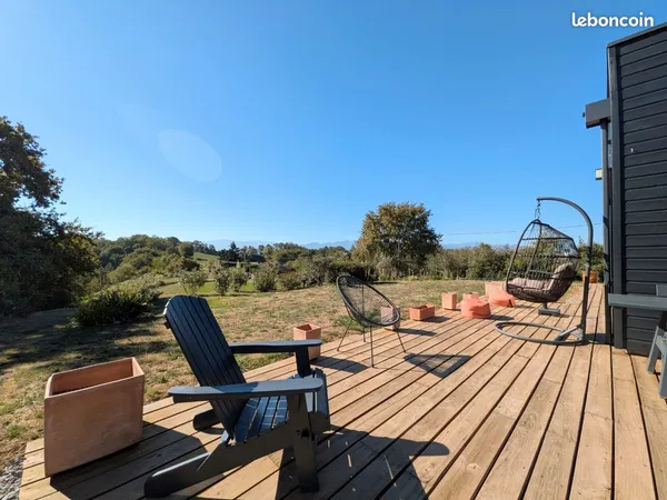 Maison en bois avec vue sur les Pyrénées
