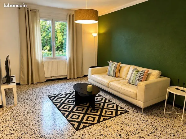 Grand appartement, T3, centre-ville, Manosque