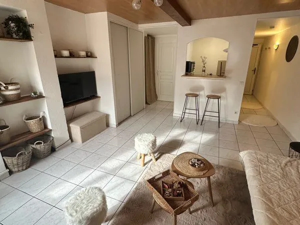Studio 35 m² loué 615 HC - Rentabilité 8,8 % - Pignans