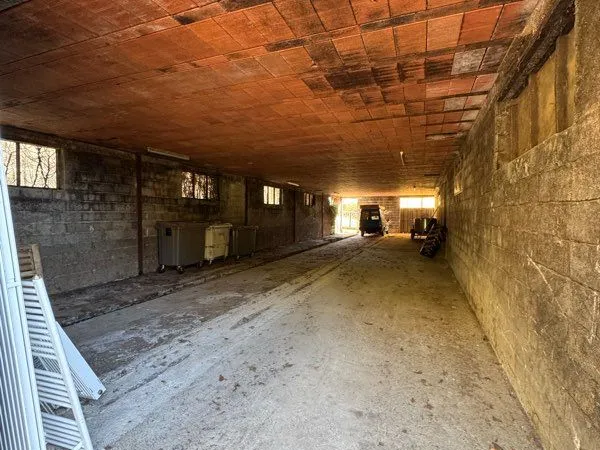 Stockage tout type (véhicules, affaires)