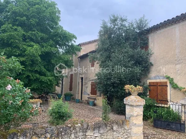 Proche centre ville de Condom - ensemble immobilier