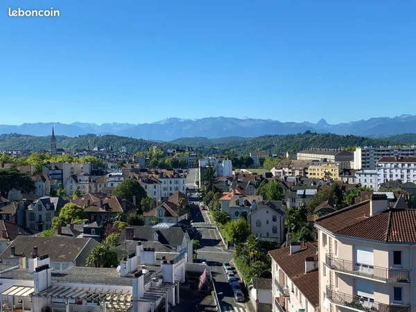 Colocation dernier étage vue Pyrénées