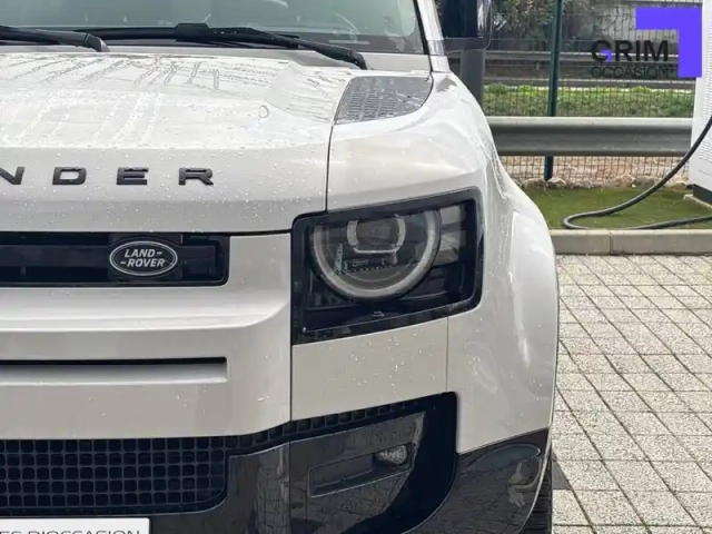 Land Rover Defender 110 p300e awd auto — photo 29