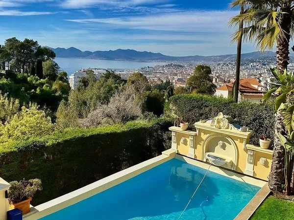 Villa 500 m²