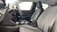 Peugeot 2008 1.2 PureTech 130ch S&S Allure Pack — photo 9