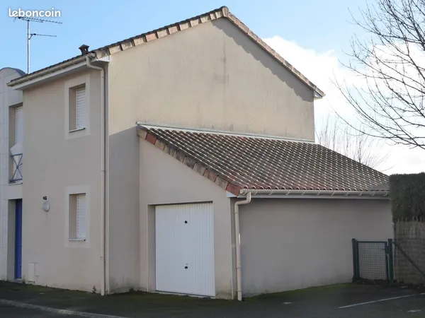 MAISON 2 chambres 60 M2 garage et jardin