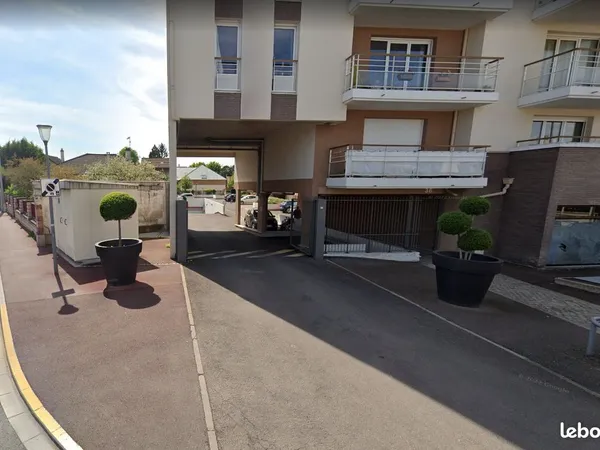 Parking - Box fermé - 17 m² - Accès PMR (norme handicapé)