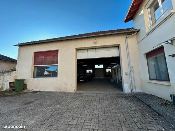 Bâtiment 500 m²