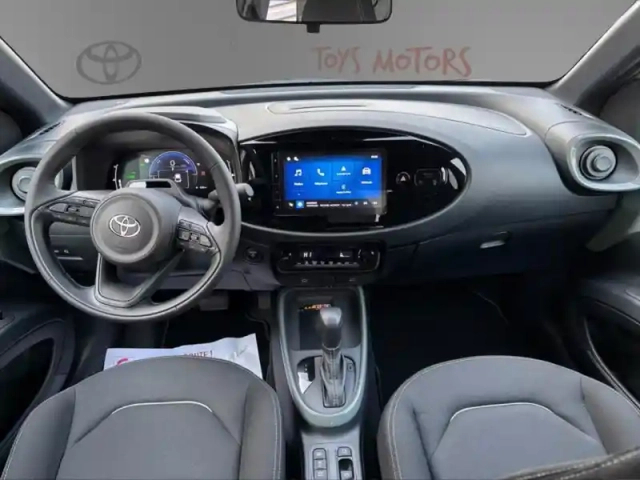 Toyota Aygo hybride 116h graphic crossover graphi — photo 11