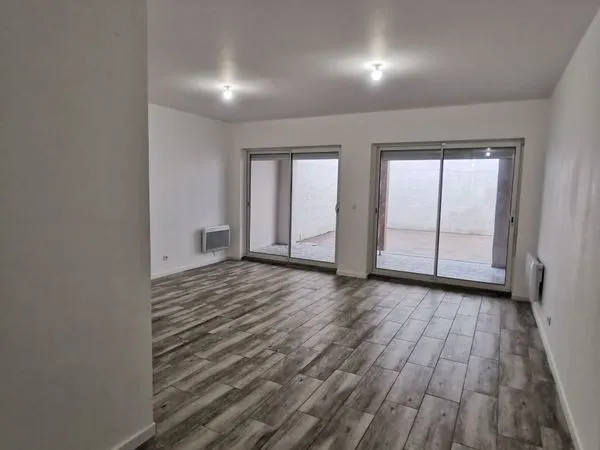 Grand loft de 52m² avec cours privative de 30m² - Hypercentre AGEN