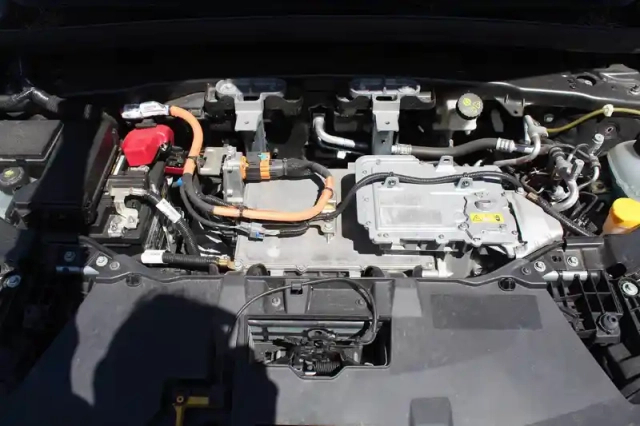 Renault Megane e-tech ev60 220 ch super charge — photo 46