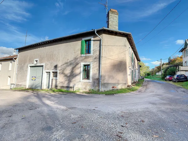 MAISON DE VILLAGE - A rénover