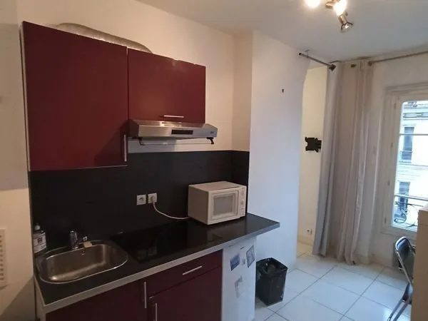 Paris 10e proche Canal St-Martin - Studio 16m² 4e ét. Ascenseur