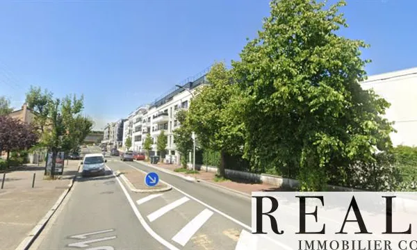 Local commercial 202 m²