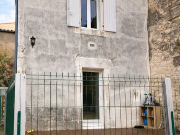 Maison T2 meublée 44 m² avec terrasse - Angoulême Bussatte